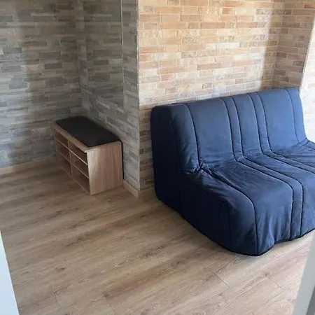 Avec Piscine. *