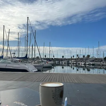 Avec Piscine. *