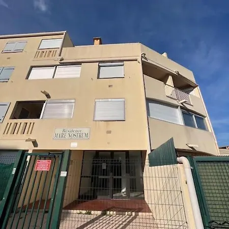 Avec Piscine. Apartment Agde